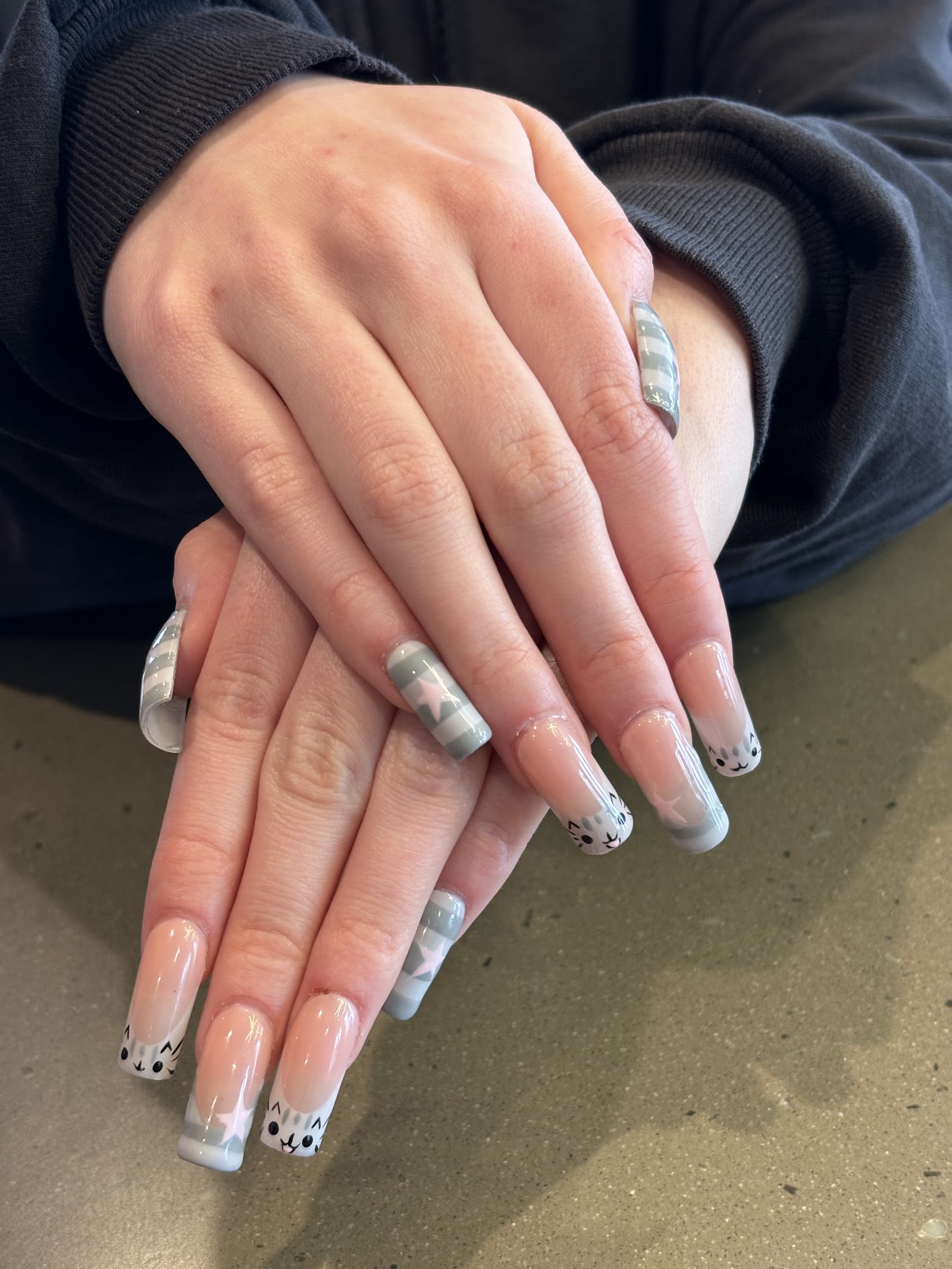 V Nails Spa nail photo 4